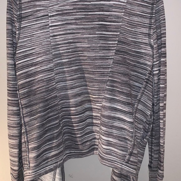 Wrap sweater - Picture 3 of 3